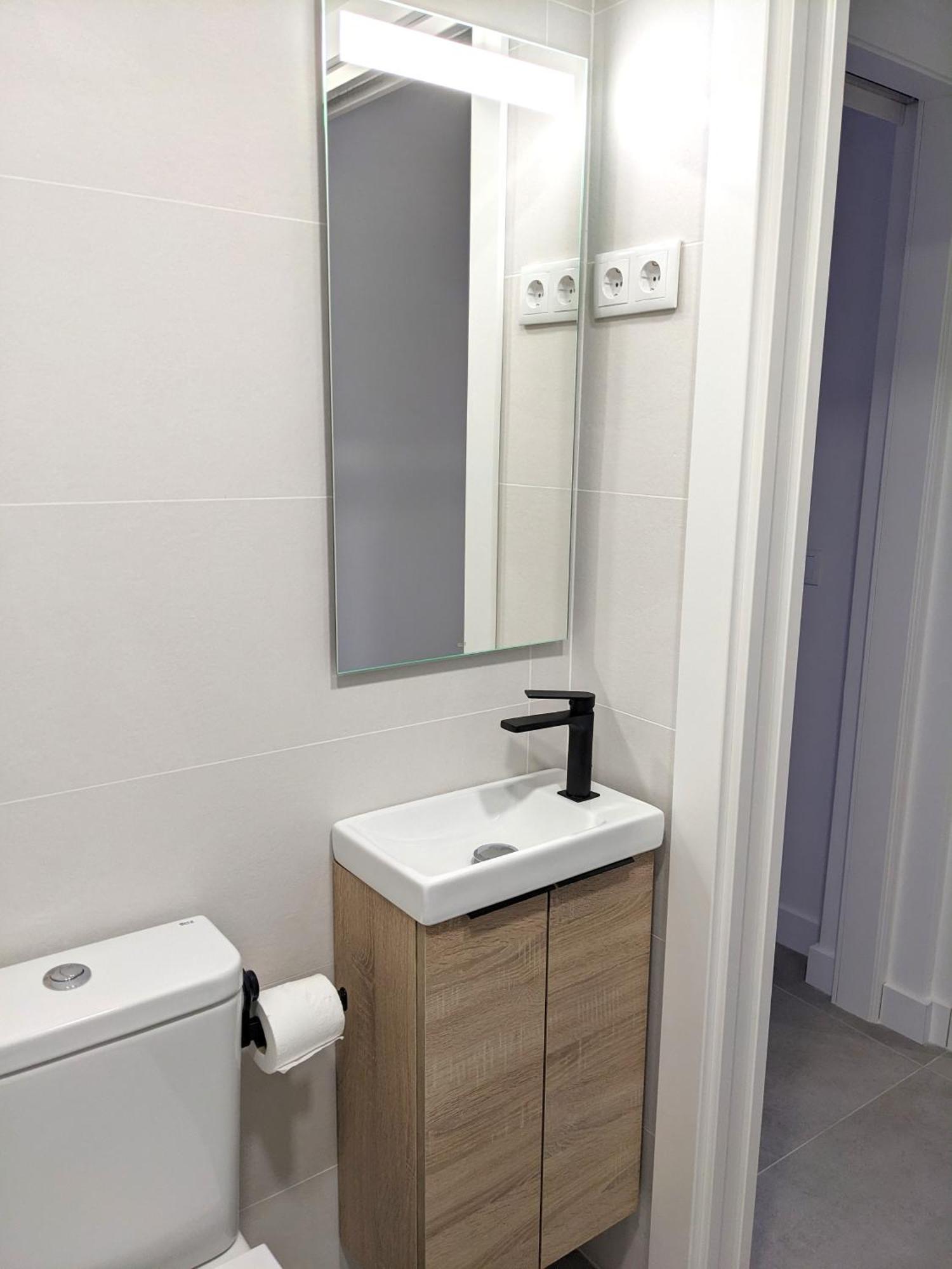 Weflating Fira Apartamento L'Hospitalet de Llobregat Exterior foto